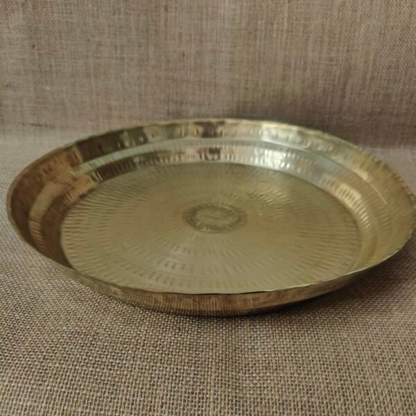 Brass Hammered Paraat