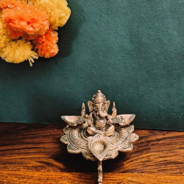 Brass Ganesha Vilakku
