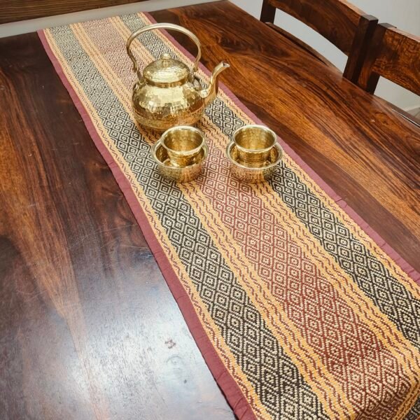 Madurkathi Table Runner – Handwoven Natural Grass Table Décor