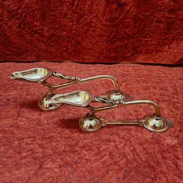 Brass Aarti Diya Holder with Handle – Traditional Pooja Lamp Stand (8 & 9 Inches)